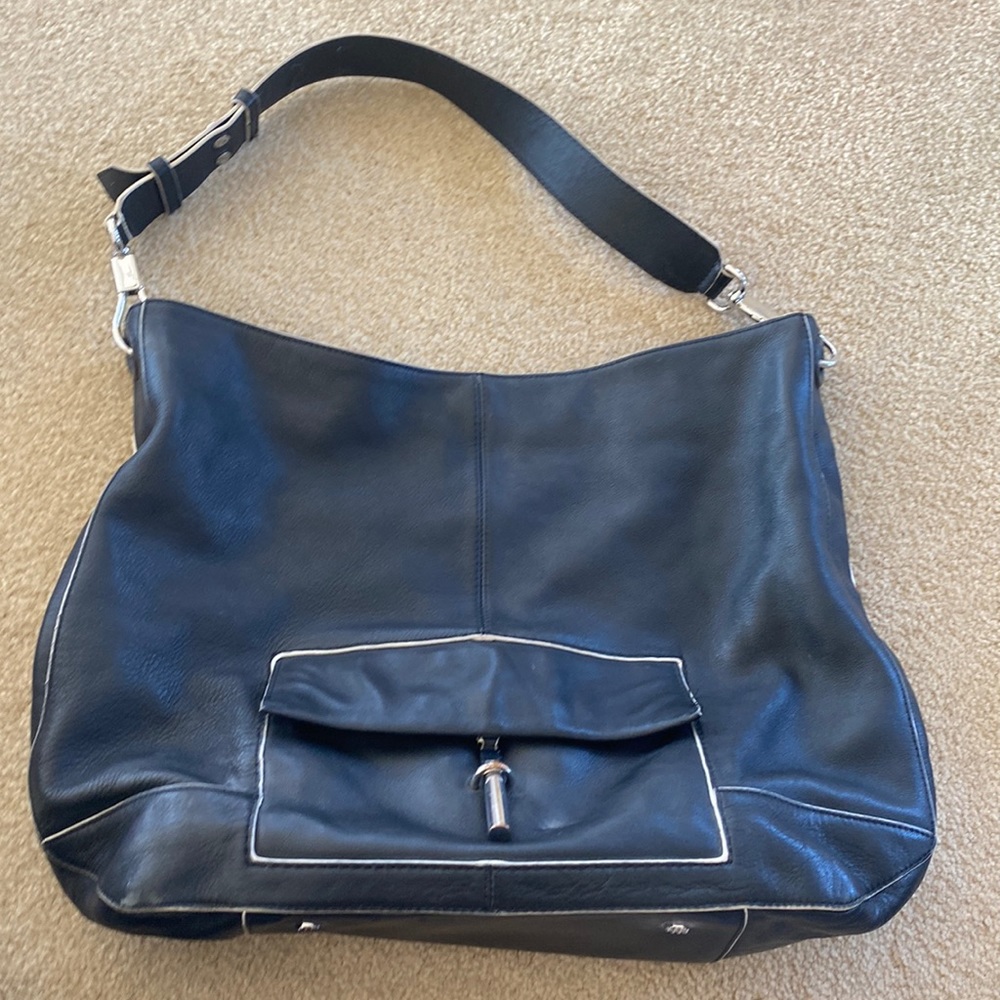 Elizabeth and James large purse. Comes with originally cloth bag